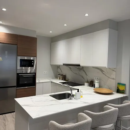 Refugio Moderno Centrico דירה *