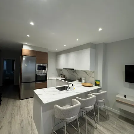 Refugio Moderno Centrico דירה *